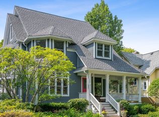 1029 Elmwood Ave, Wilmette, IL