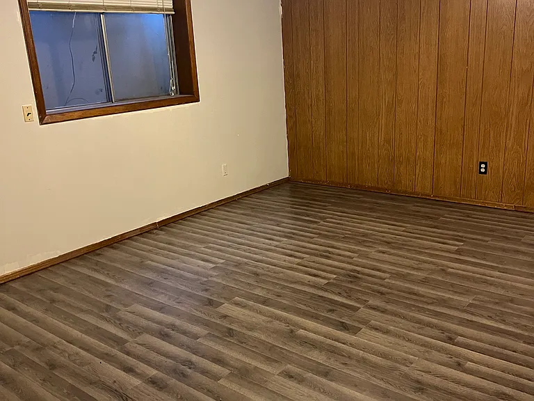 2385 S Erie Ave — Photo 9