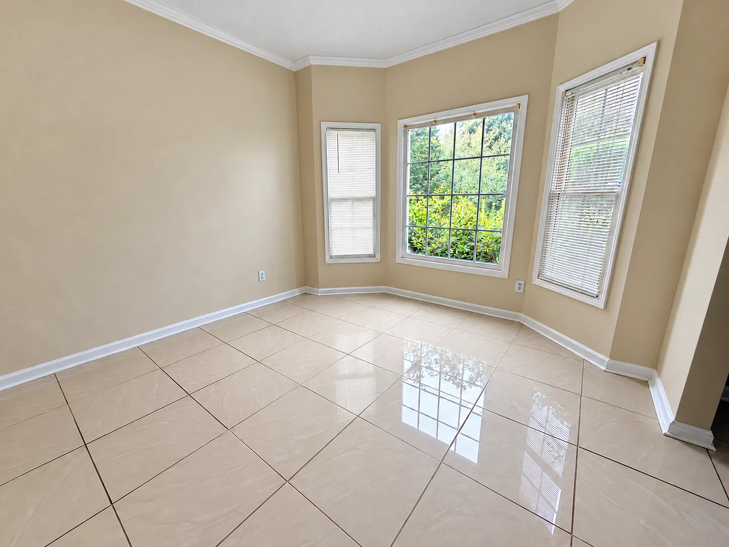 4 bed, 2.5 bath, 2332 sqft, $2,650 — Photo 4