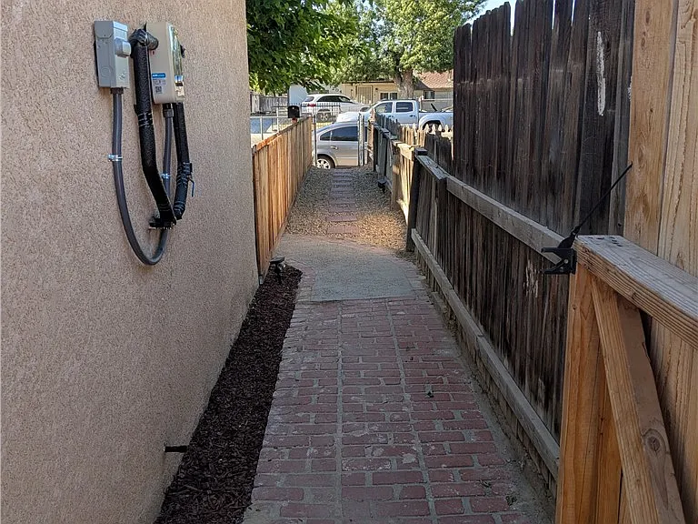1209 Wilson Rd #A — Photo 3