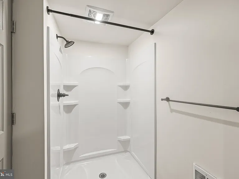 531 Walton St #2 — Photo 8