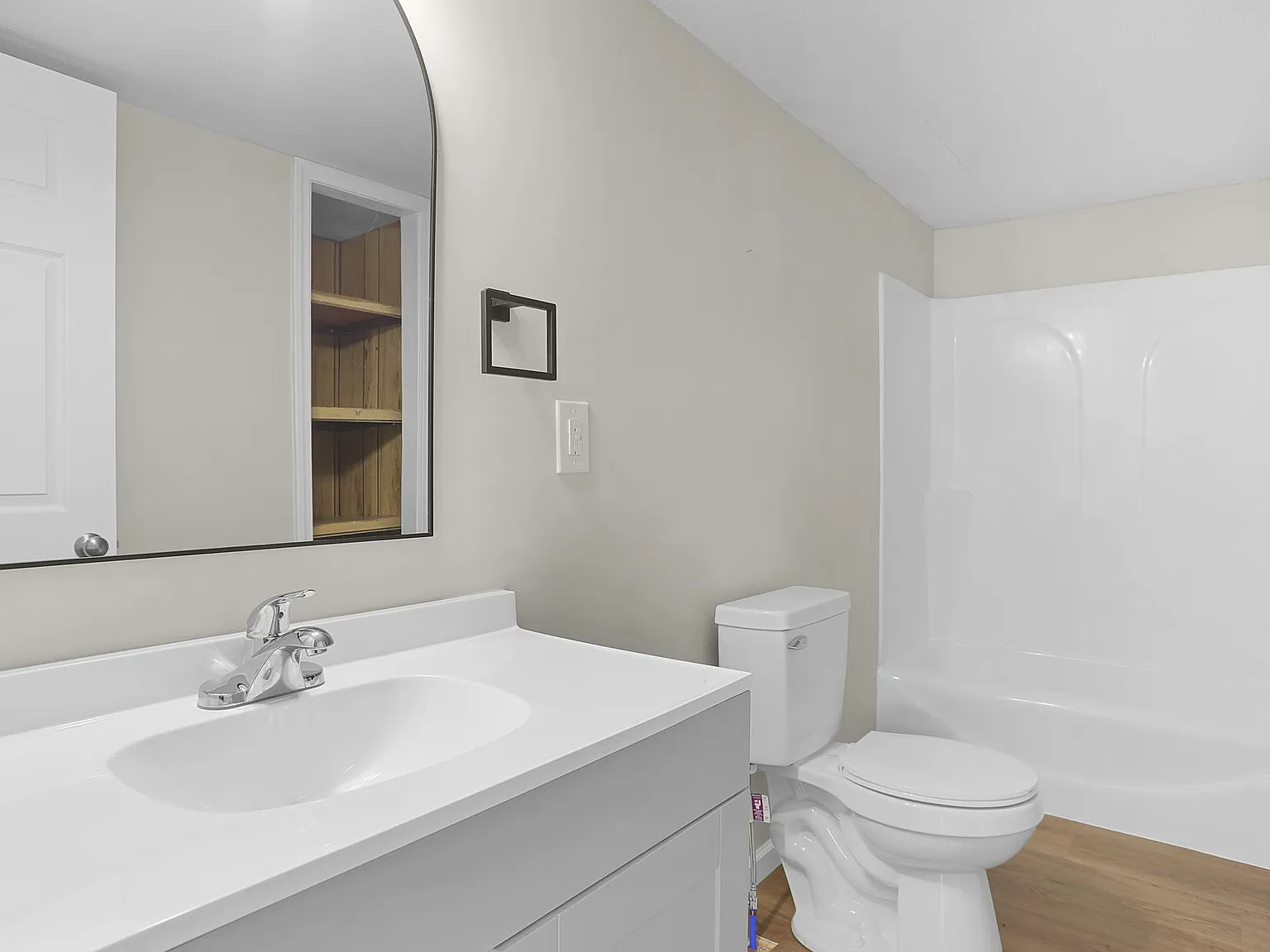 4 bed, 1152 sqft, $1,600 — Photo 3