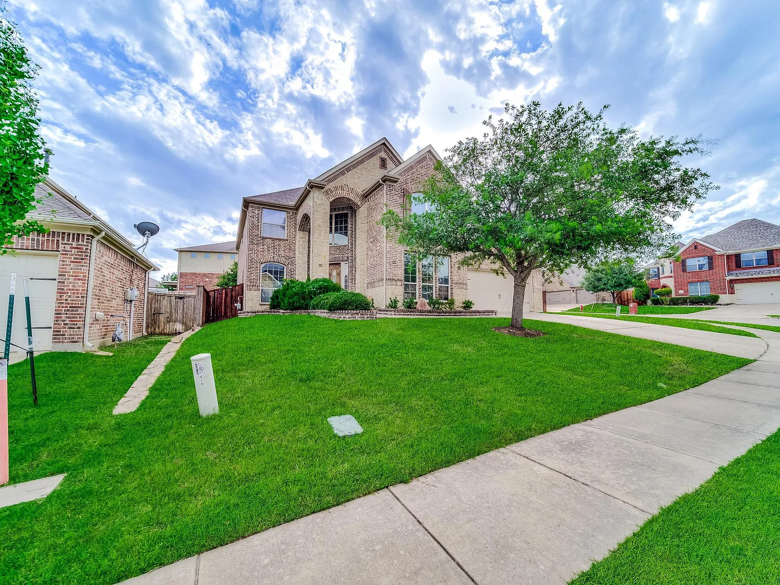4 bed, 3.5 bath, 3645 sqft, $3,400 — Photo 4