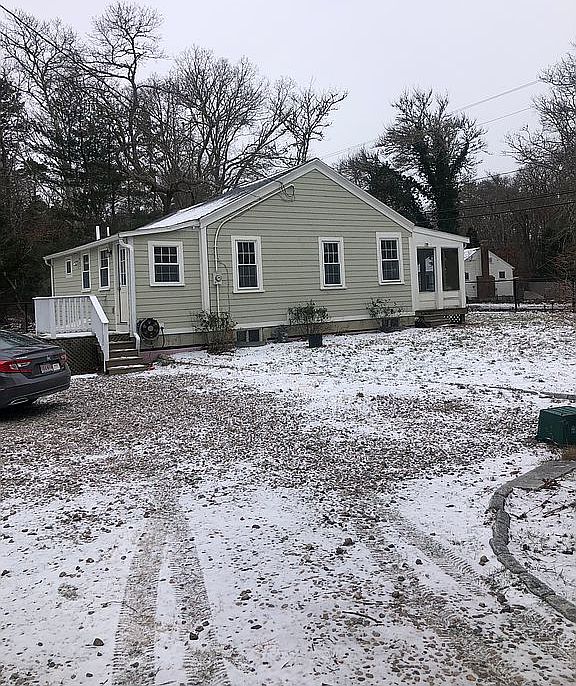 2nd image of 615 Quaker Rd