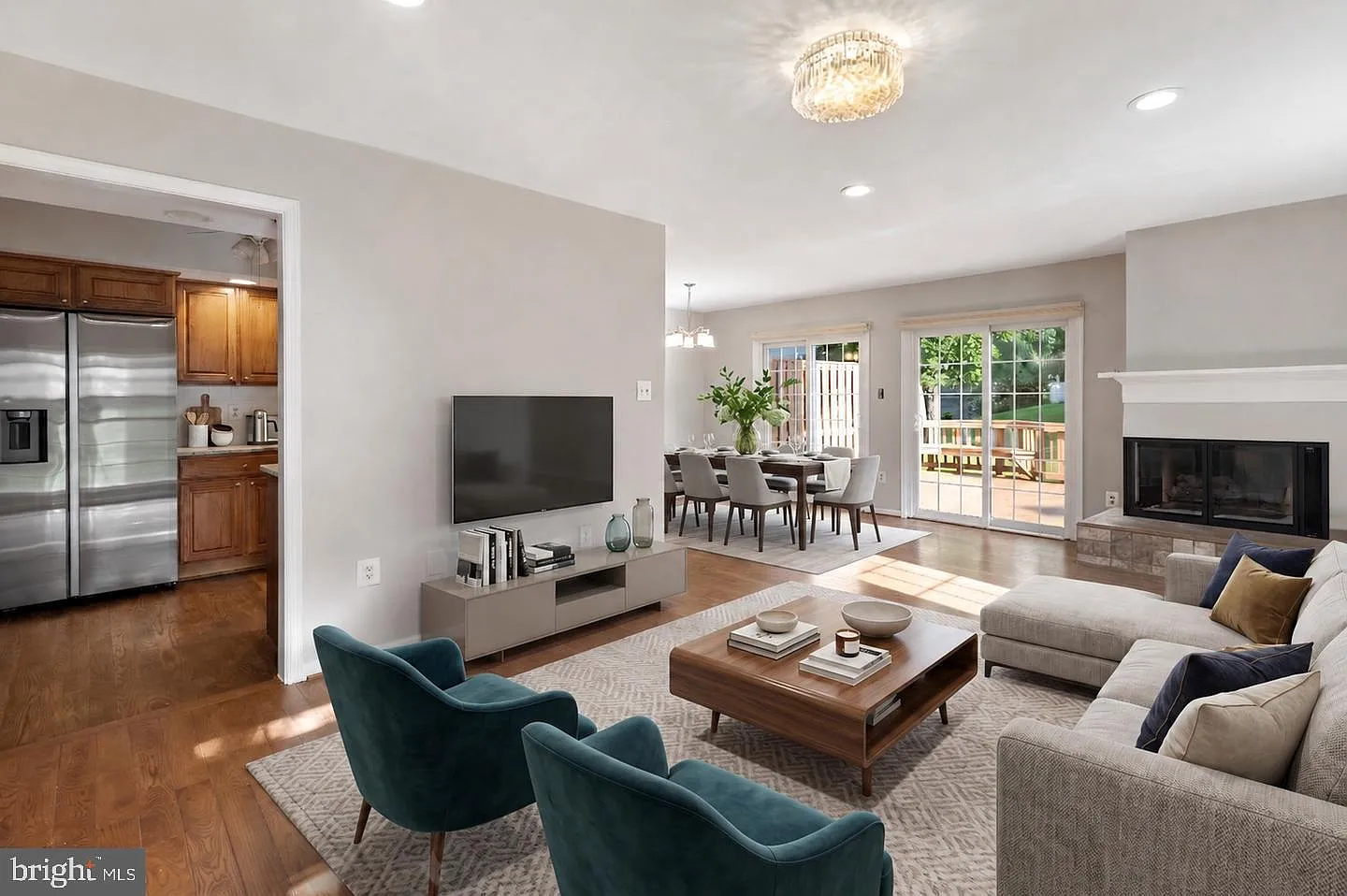 3 bed, 4.0 bath, 1640 sqft, $3,300 — Photo 1