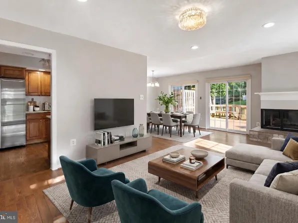 3860 Waythorn Pl, Fairfax, VA 22033