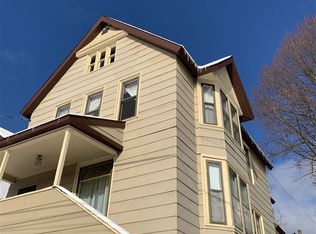 725 Elm St, Hancock, MI 49930