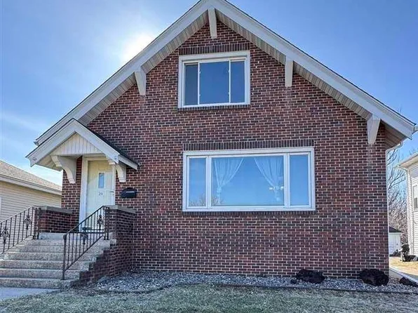 20 2nd Ave SW, Wells, MN 56097