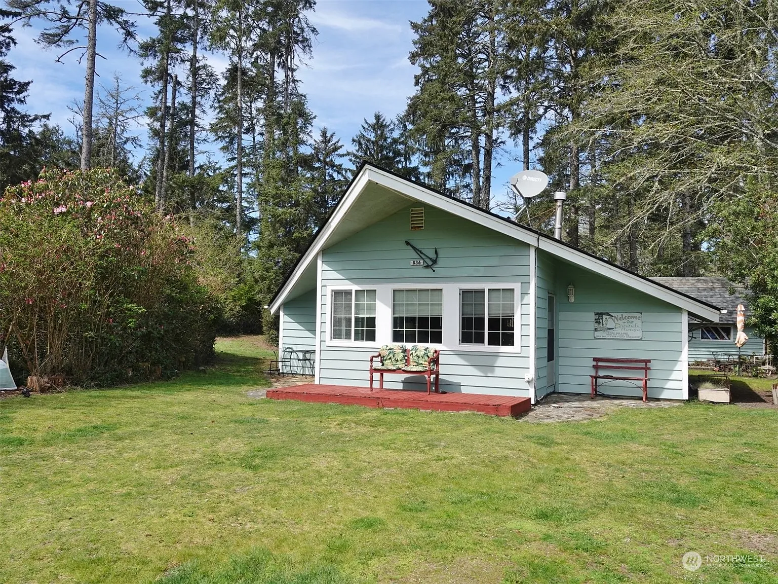 836 Schooner Court SE photo 1