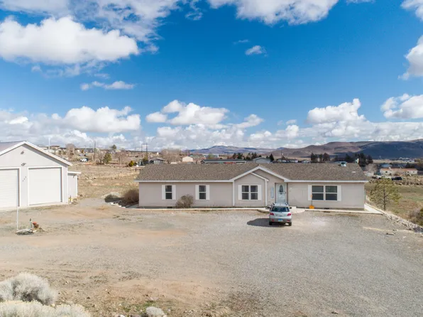 222 Julie Way, Dayton, NV 89403