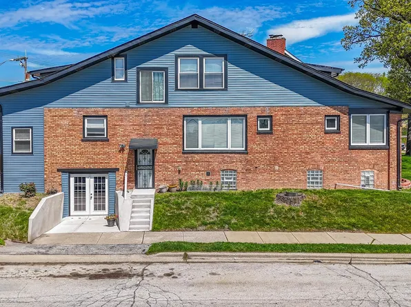 9712 W Shore Dr, Oak Lawn, IL 60453