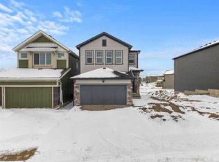 327 E Legacy Reach Cmn SE, Calgary, AB T2X 5W6