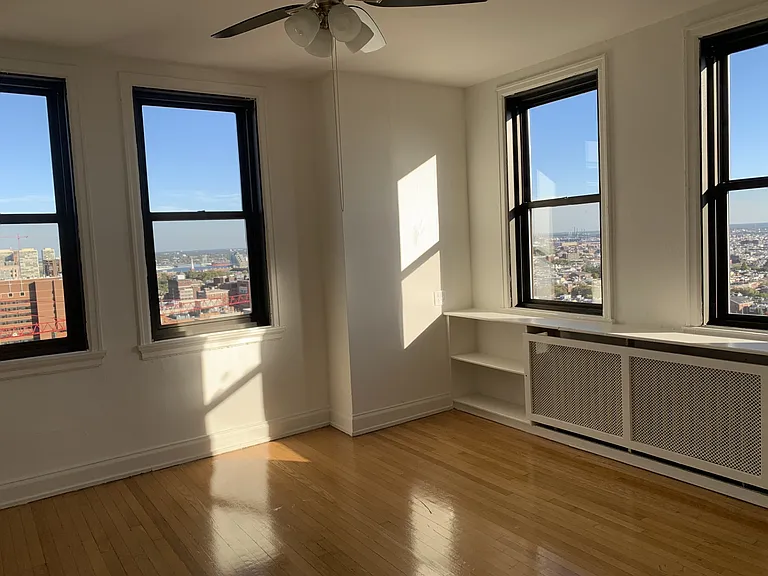 04 FP-561 sq. feet