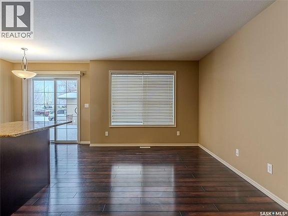 4th image of 410 Lynd Cres #615