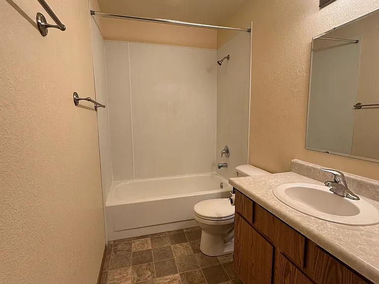 57 Arrowwood Dr #B — Photo 10