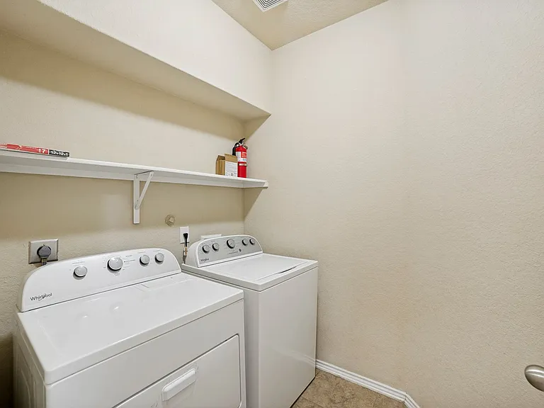 6818 Fort Bnd — Photo 22
