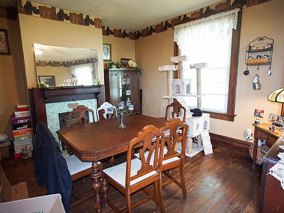 5th image of 822 Forest Rose Ave