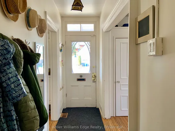 359 McDonnel St, Peterborough, ON K9H 2X1