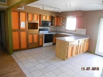 3rd image of 2202 E Vista Dr
