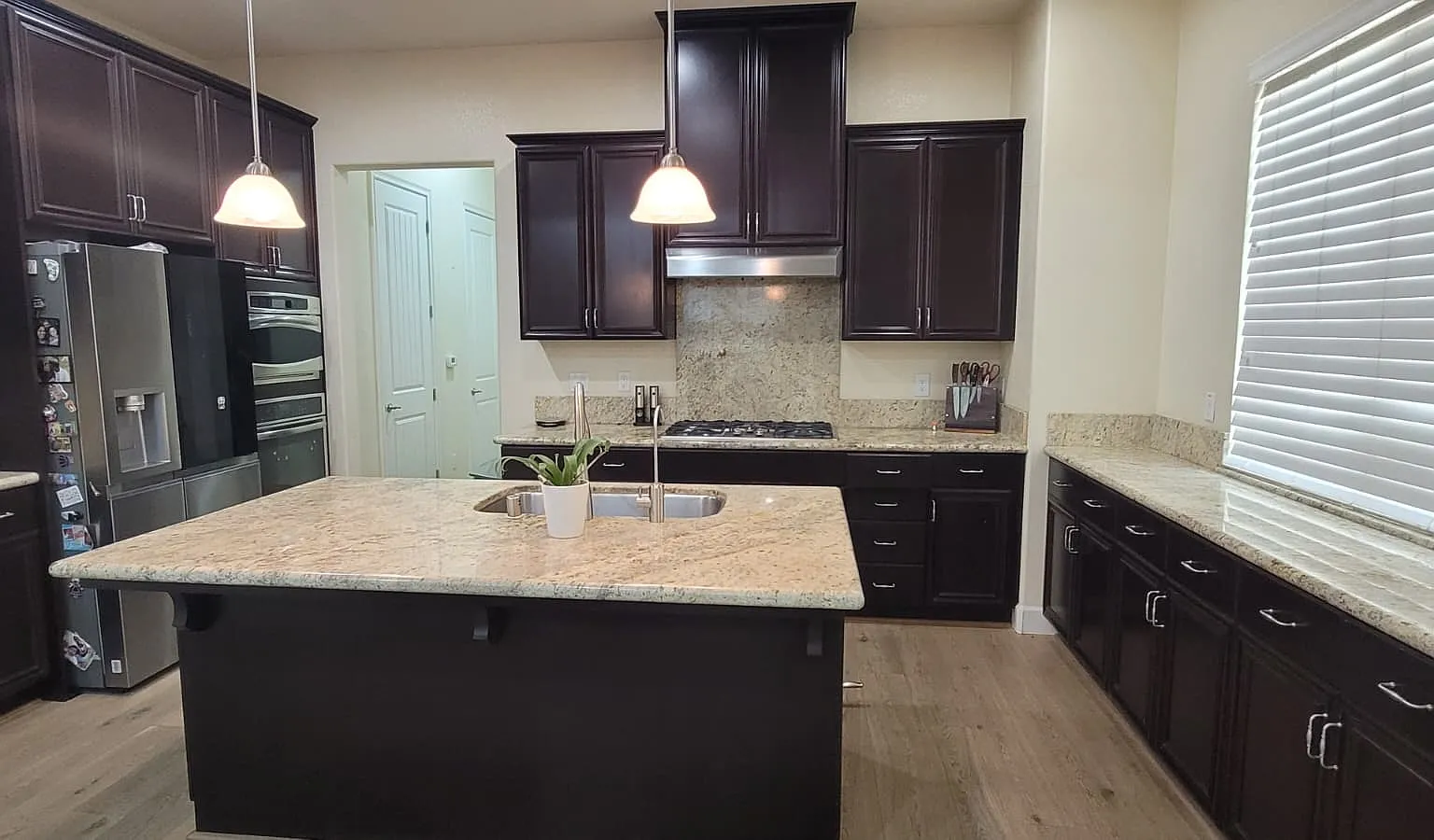 4 bed, 2601 sqft, $4,800 — Photo 4