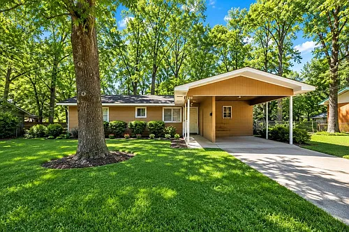 1219 Woody Dr Photo 1