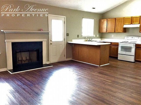 3rd image of 7031 Regency Ln