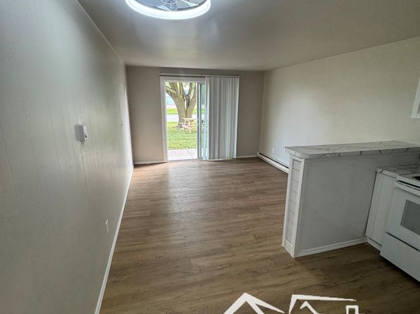 1111 S Nicolet Rd #6