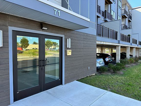 2nd image of 71 Connecticut Ave #2B-2Ba