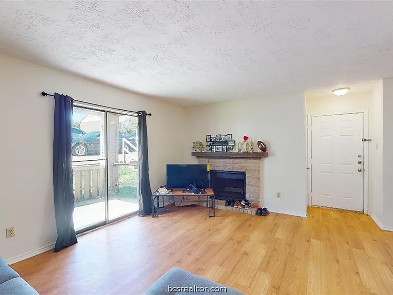 1005 Spring Loop #C — Photo 5