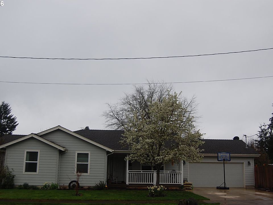 1st image of 625 SW Ash St