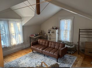 221 N Winooski Ave, Burlington, VT 05401