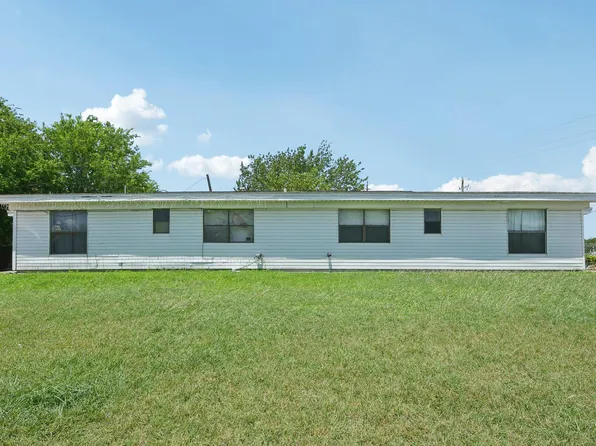 525 Lenora Dr, Taylor, TX 76574