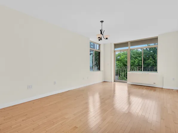 3625 Oxford Avenue 6B image 3 of 16