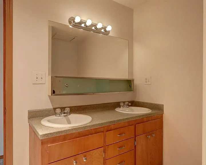 BC118-1 — Photo 12