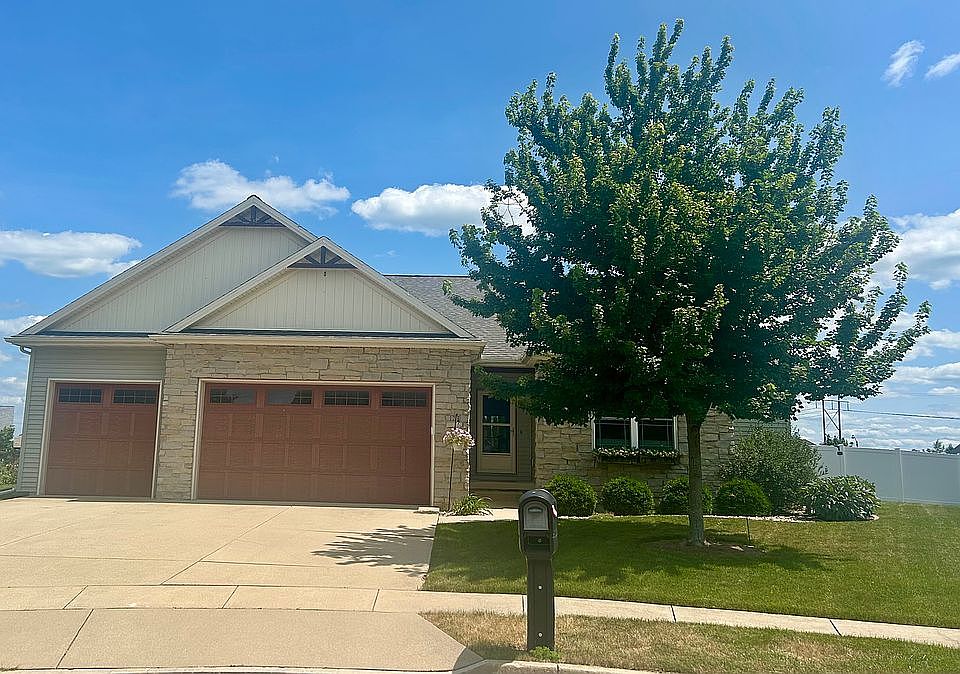 1st image of 12 Caladonia Ct