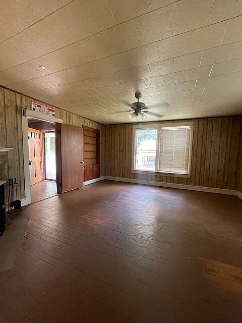 2 bed, 1.0 bath, $1,200 — Photo 3
