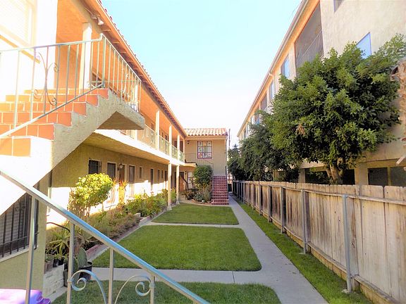 2nd image of 1960 Chestnut Ave #3