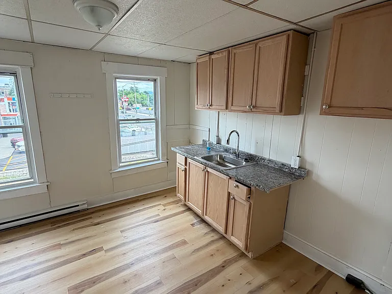 1408 E Main St #3 — Photo 6