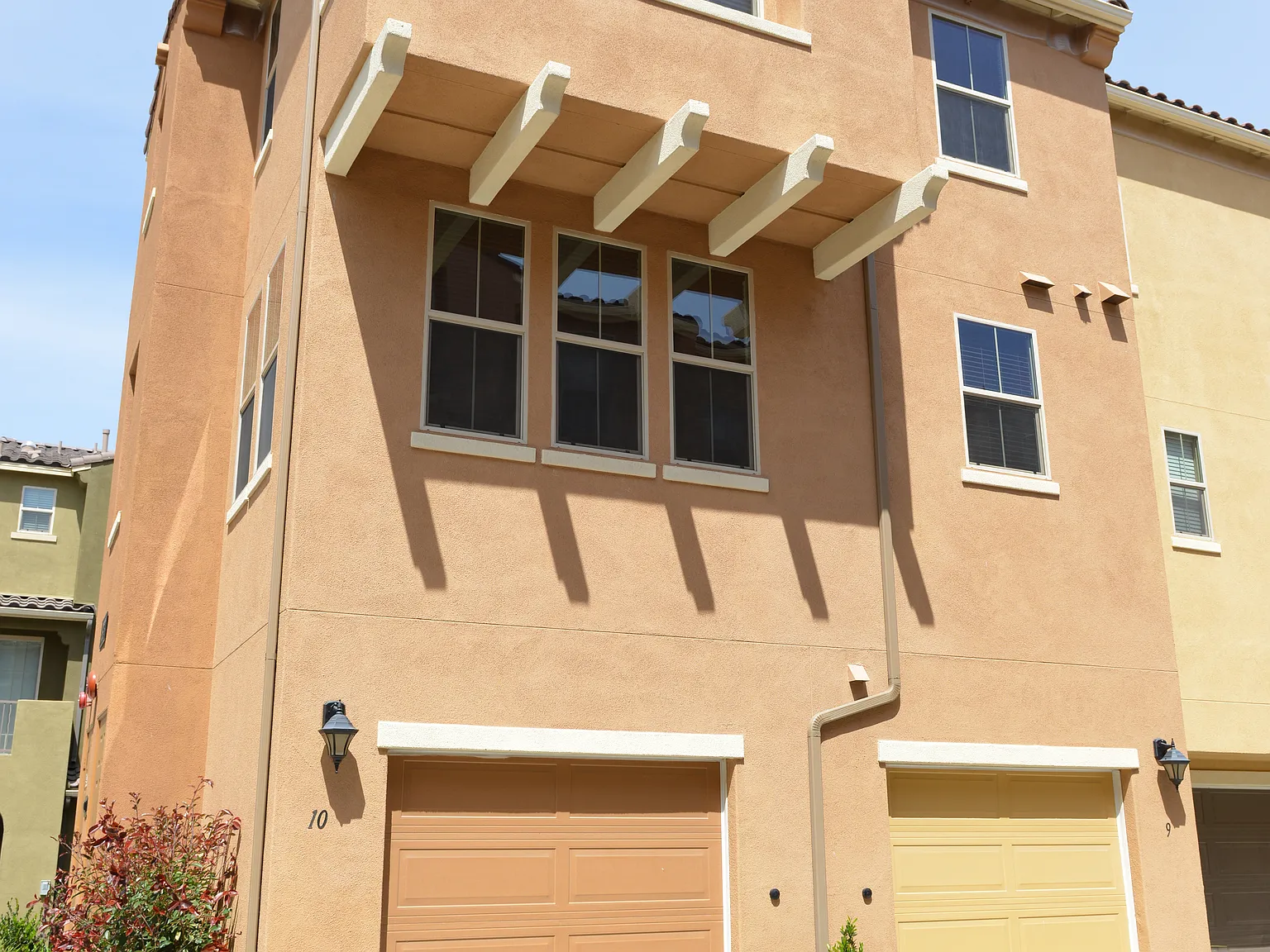 2 bed, 2.5 bath, 1297 sqft, $2,750 — Photo 3