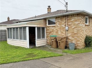 30 Nassau Ln, Cheektowaga, NY 14225