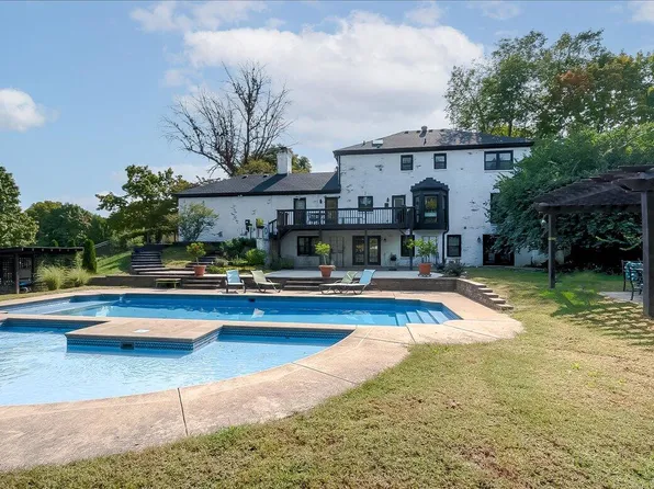 3893 Gloucester Dr, Lexington, KY 40510