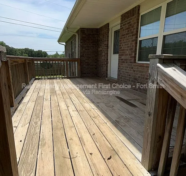 16 Charmont Dr — Photo 31
