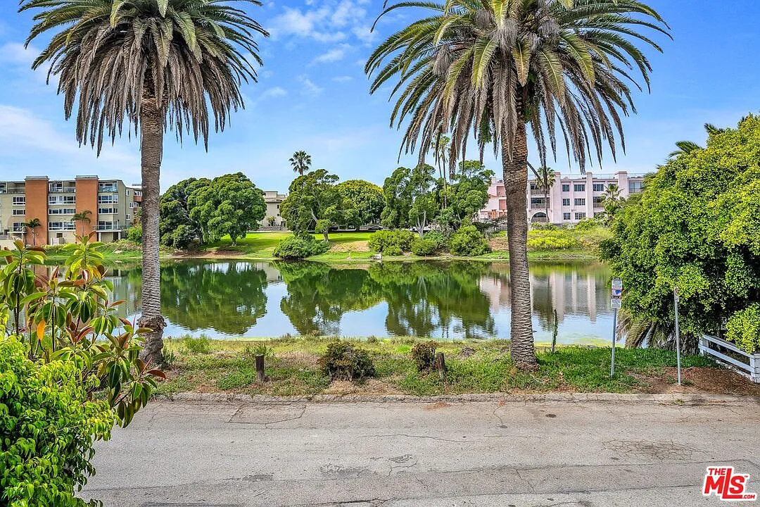 Photo 1 of 33 - 164 63rd Ave #2A - Playa Del Rey, CA Primary Photo - 164 63rd Ave #2A
