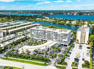 3589 S Ocean Blvd #32, South Palm Beach, FL 33480