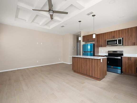 3rd image of 3105 W Sandlewood St #3