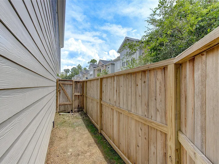 5103 Royal Heath Dr — Photo 19