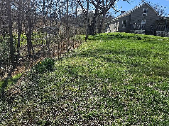 3rd image of 756 Speedwell Rd