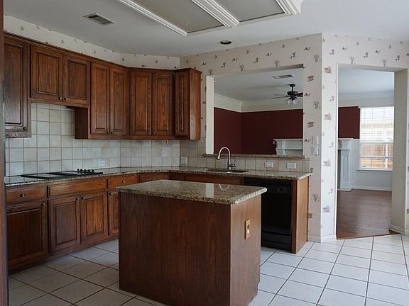 5th image of 3408 Kimble Dr