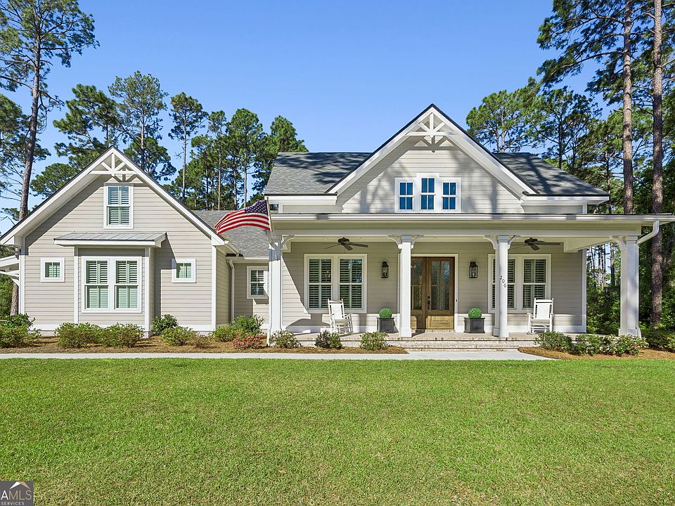 1st image of 206 Clubhouse Cir