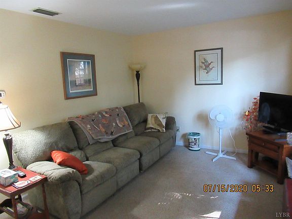 4th image of 36 Beacon Ct
